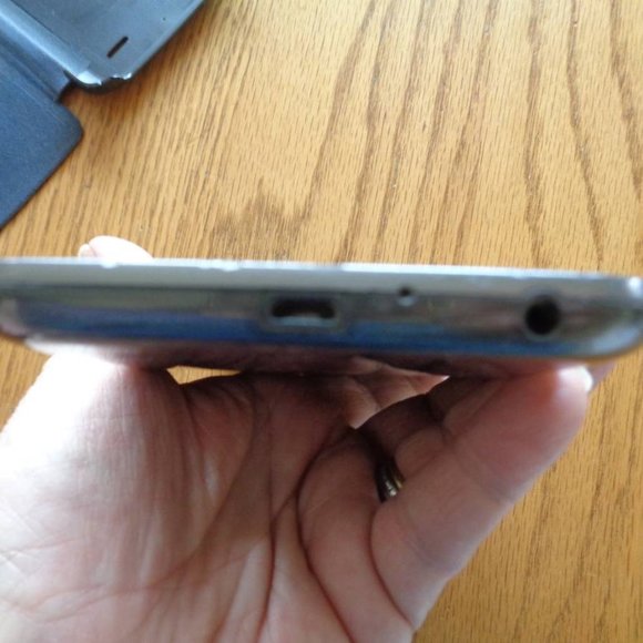 LG G Flex Android Smart Phone - Picture 6 of 11